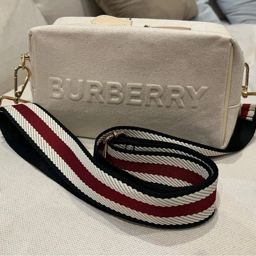 Burberry 🌟 authentic Dopp kit made crossbody NWT - Picture 1 of 5